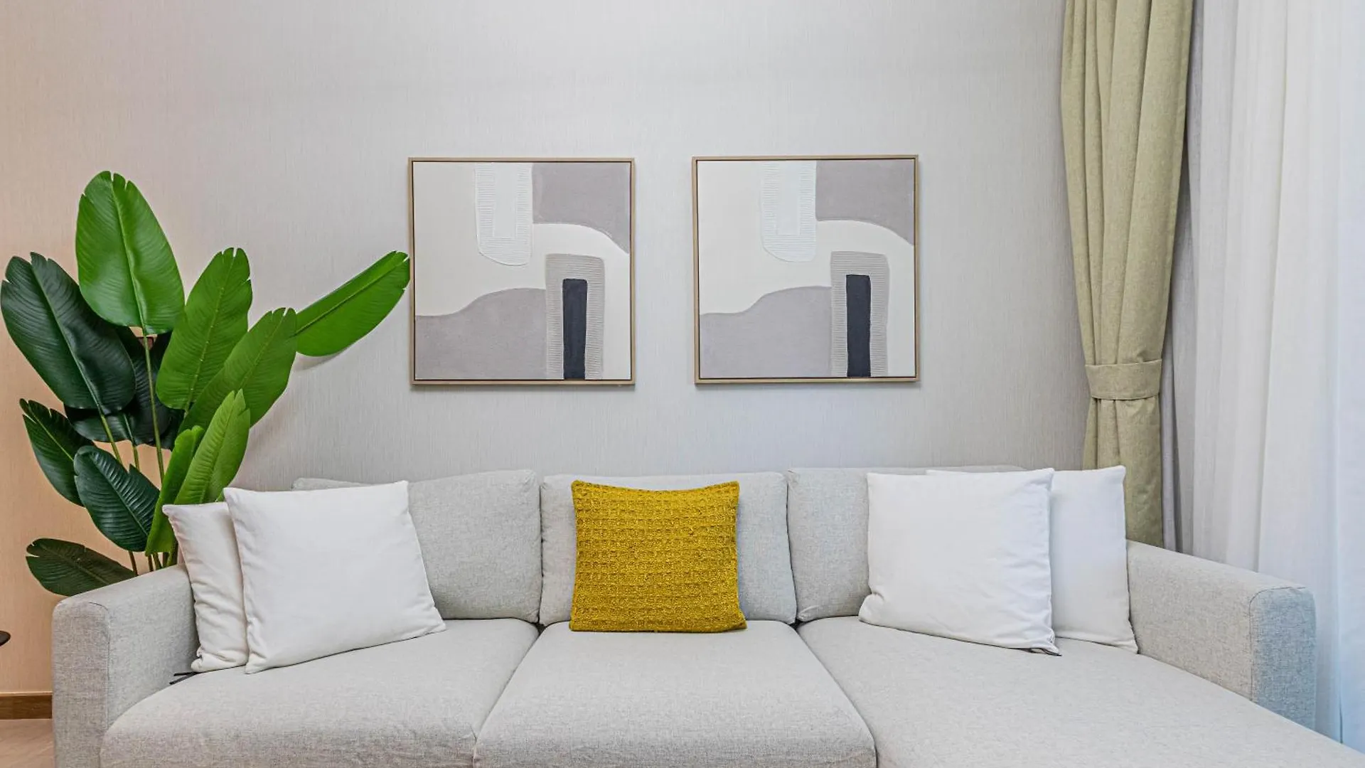 Apartment Modern Luxury 1Br Missoni Apt With Canal Panorama Dubai