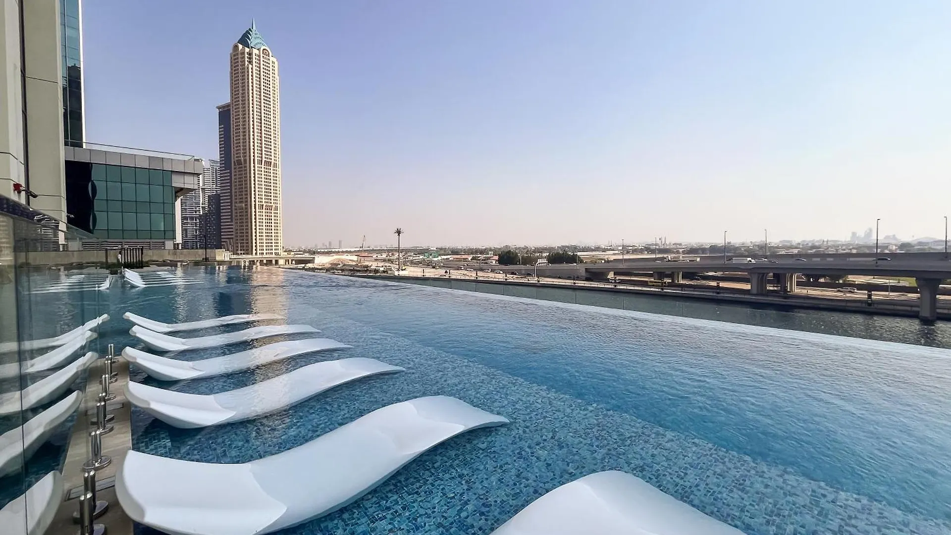Modern Luxury 1Br Missoni Apt With Canal Panorama Dubai Apartment