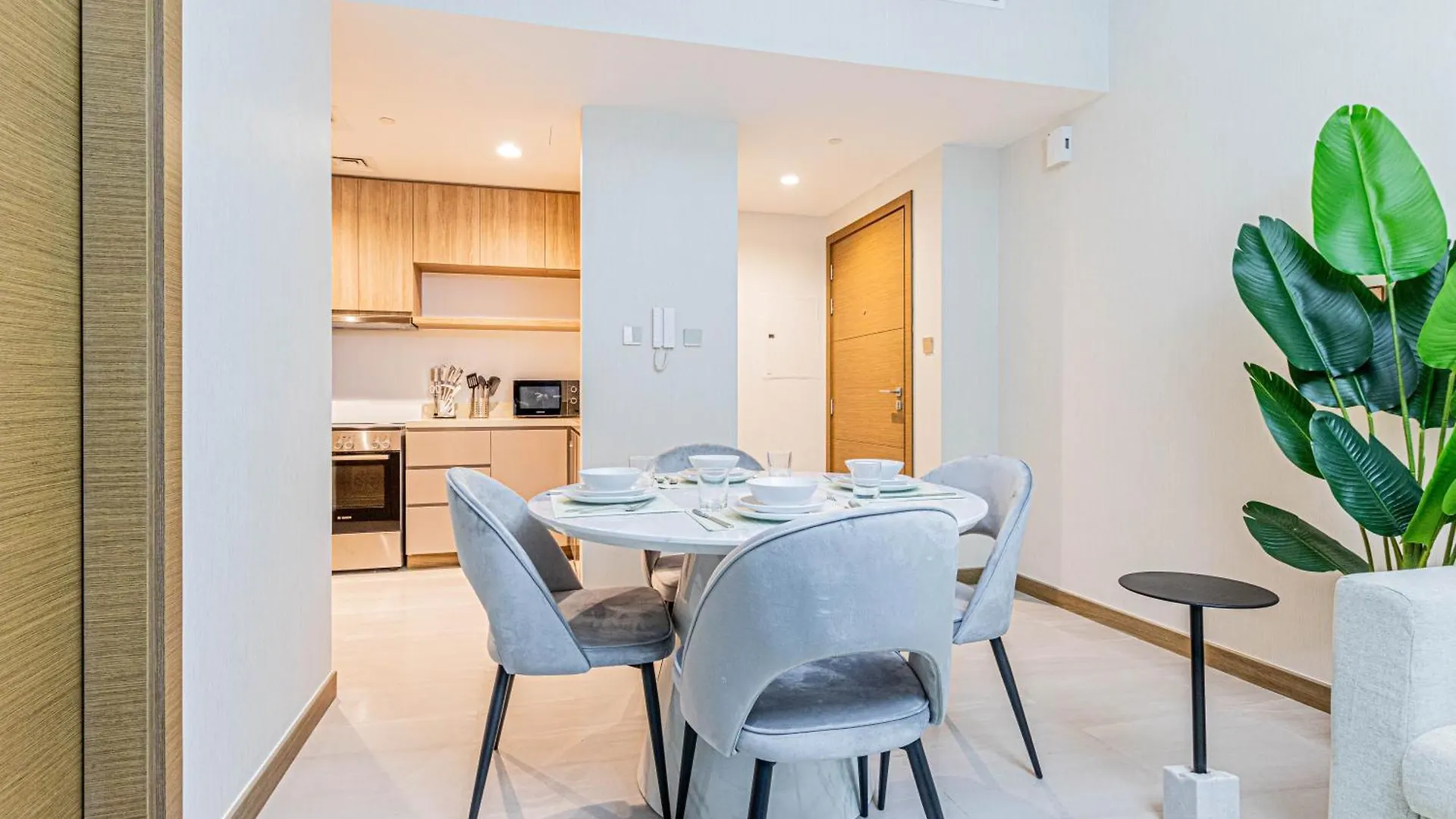 Modern Luxury 1Br Missoni Apt With Canal Panorama Dubai United Arab Emirates