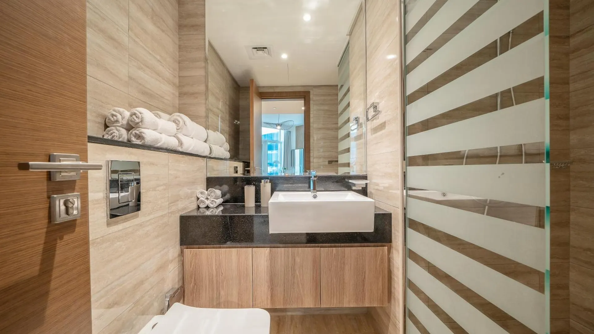 Appartement Modern Luxury 1Br Missoni Apt With Canal Panorama Dubai