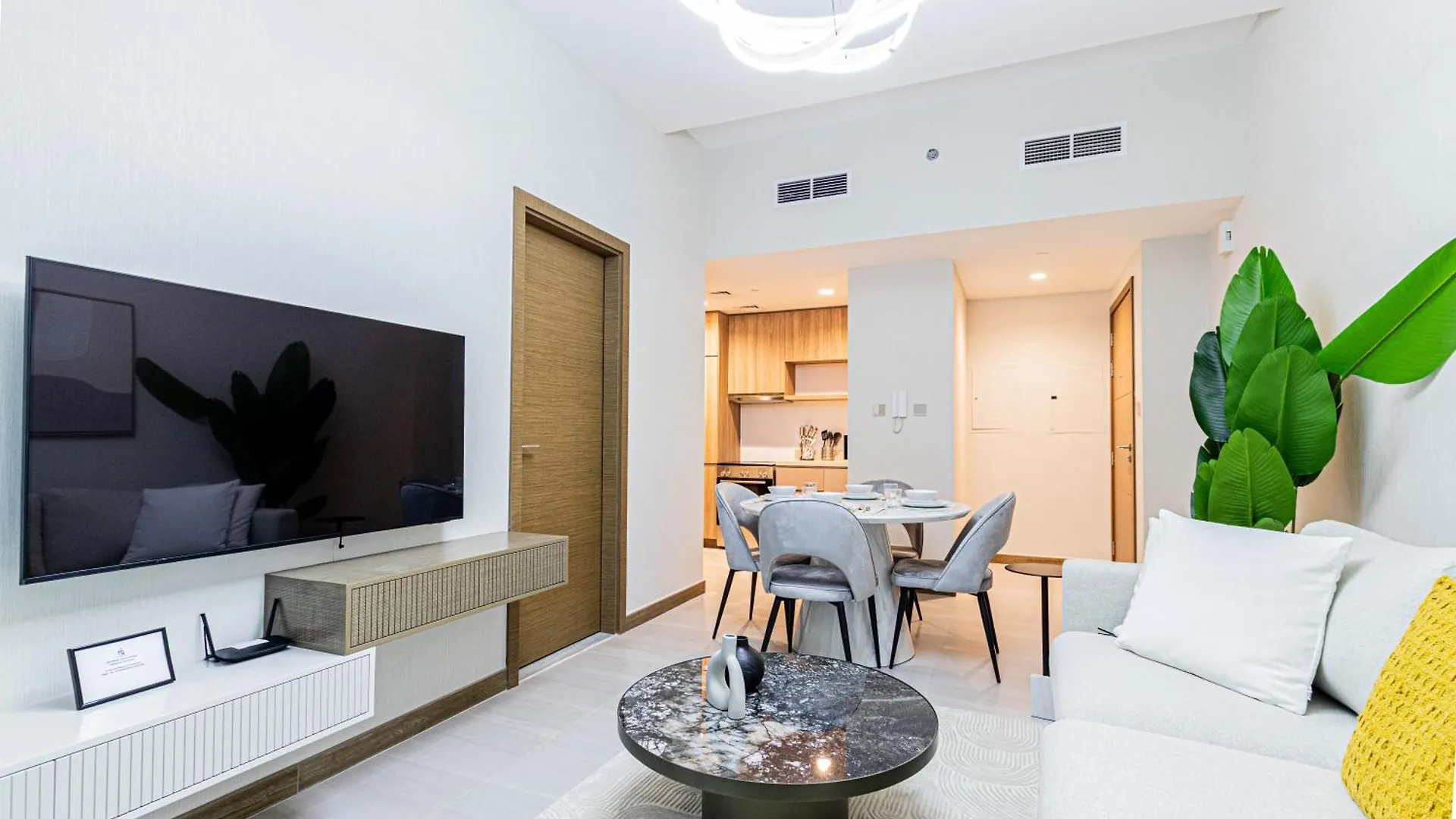 شقة Modern Luxury 1Br Missoni Apt With Canal Panorama دبي الإمارات العربية المتحدة